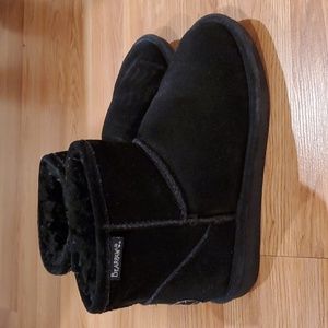 Black  girls/ kids bearpaw boots- size 6.5